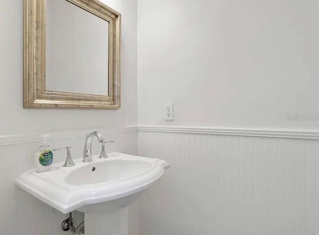 148 S THORNTON AVENUE, Orlando, FL 32801