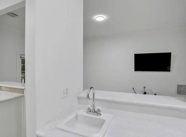 148 S THORNTON AVENUE, Orlando, FL 32801