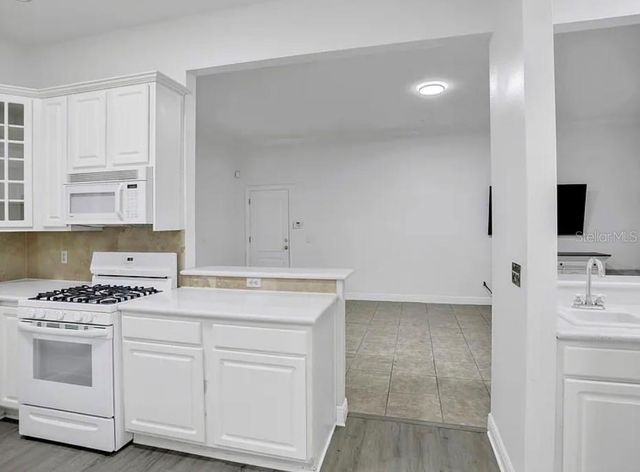 148 S THORNTON AVENUE, Orlando, FL 32801