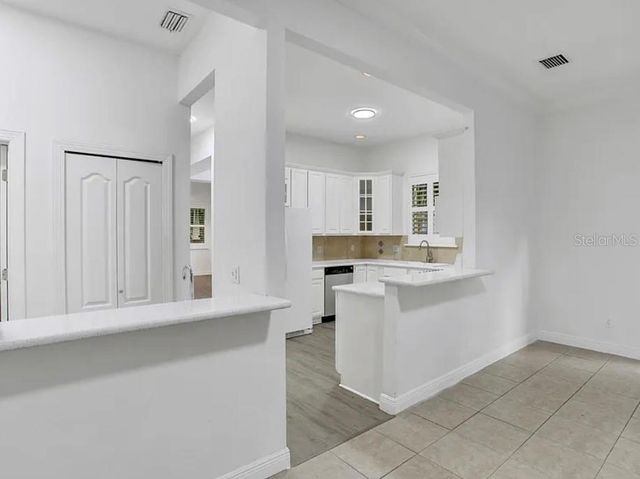 148 S THORNTON AVENUE, Orlando, FL 32801