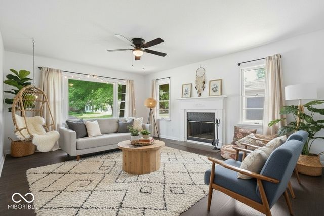 1609 Kessler Boulevard East, Indianapolis, IN 46220