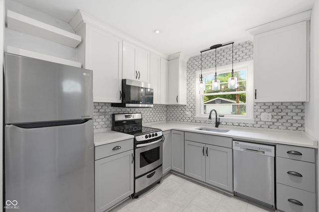 1609 Kessler Boulevard East, Indianapolis, IN 46220