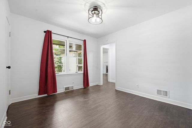 1609 Kessler Boulevard East, Indianapolis, IN 46220