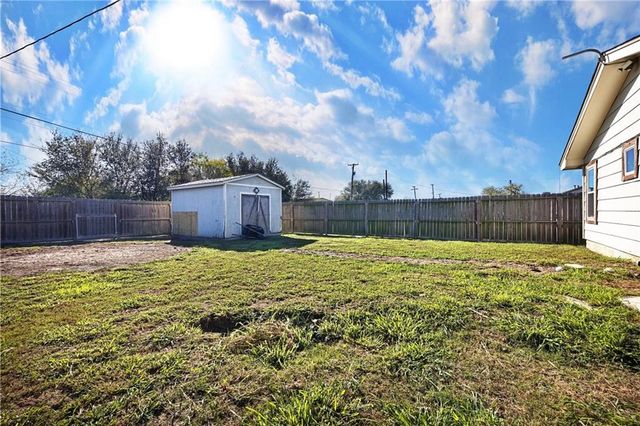 2700 Avenue D, Ingleside, TX 78362