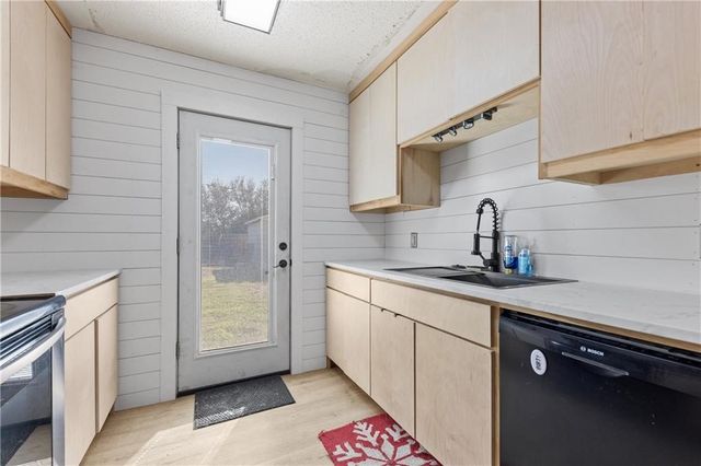 2700 Avenue D, Ingleside, TX 78362