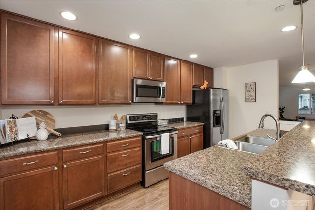 1179 Swan Loop, Dupont, WA 98327