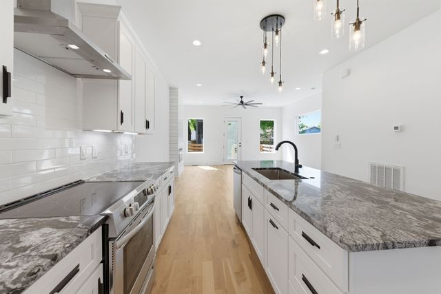1815B 14th Ave, N, Nashville, TN 37208
