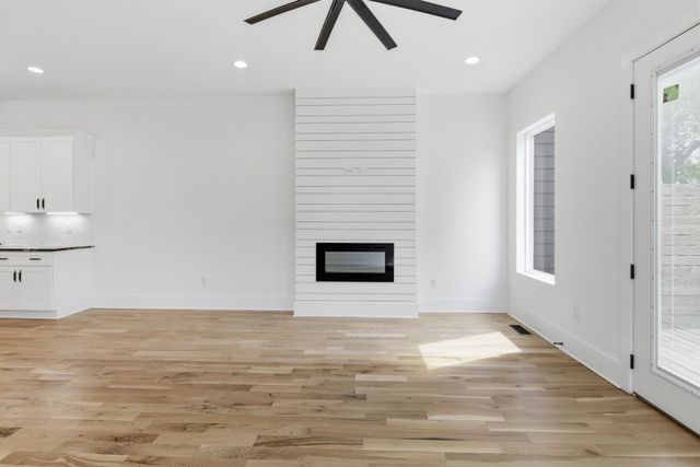 1815B 14th Ave, N, Nashville, TN 37208