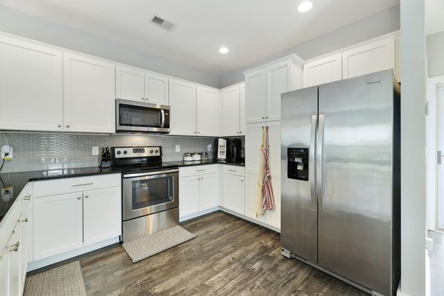 2201 Village Park Ct, Old Hickory, TN 37138