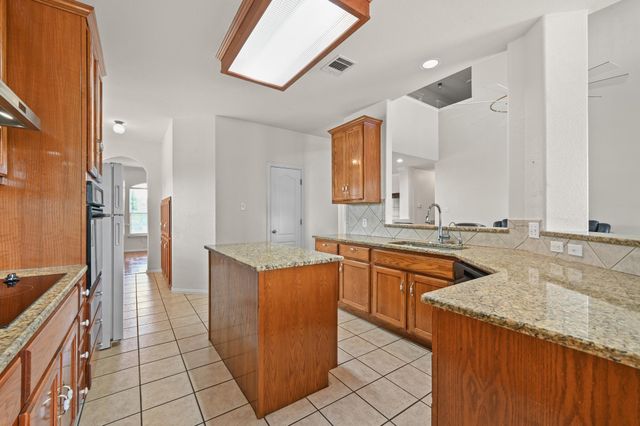 1689 Amberwood LOOP, Kyle, TX 78640