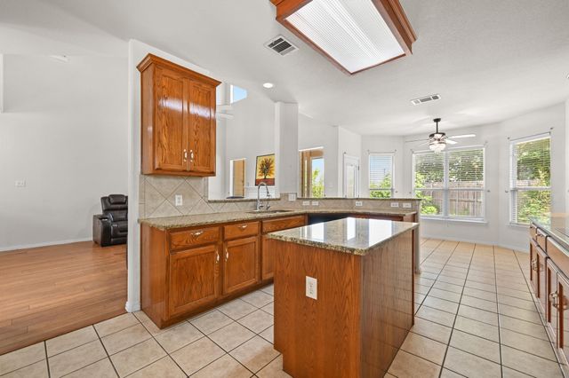 1689 Amberwood LOOP, Kyle, TX 78640