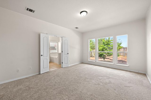 1689 Amberwood LOOP, Kyle, TX 78640