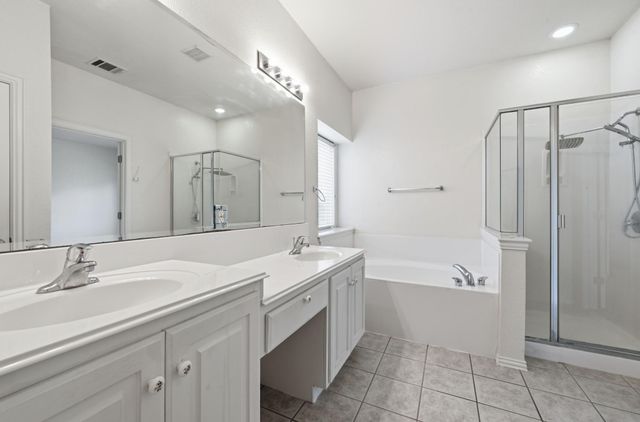 1689 Amberwood LOOP, Kyle, TX 78640