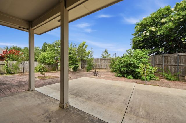 1689 Amberwood LOOP, Kyle, TX 78640