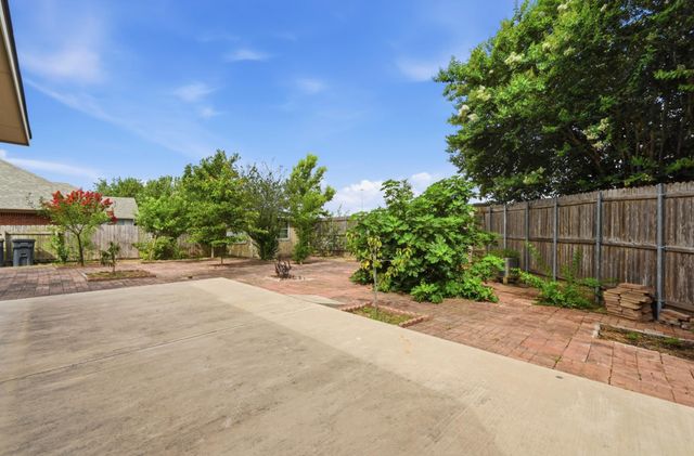 1689 Amberwood LOOP, Kyle, TX 78640