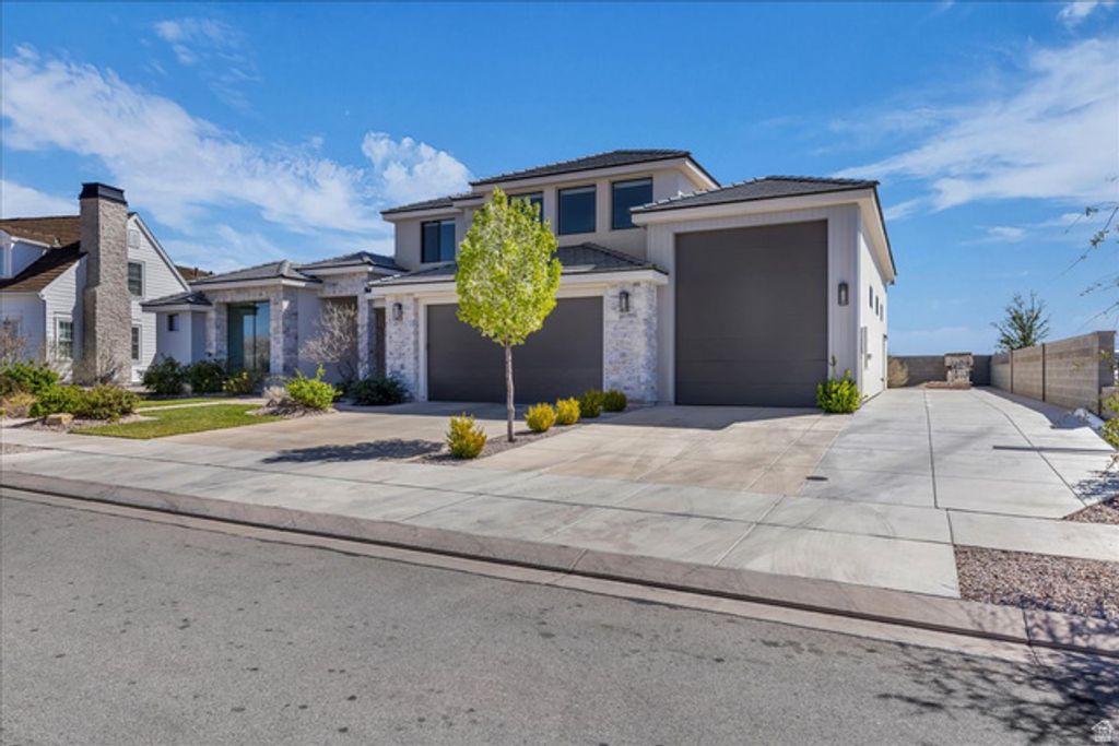 Image 3 of property listing at 404 N MARSALA WAY, St. George, UT 84770