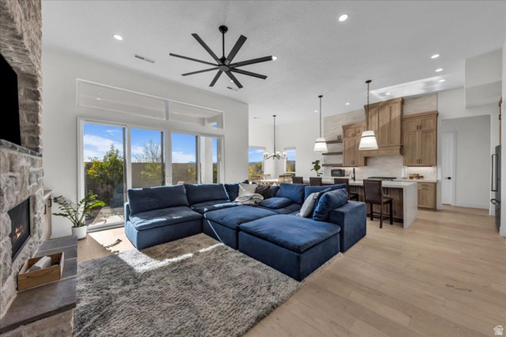 Image 4 of property listing at 404 N MARSALA WAY, St. George, UT 84770