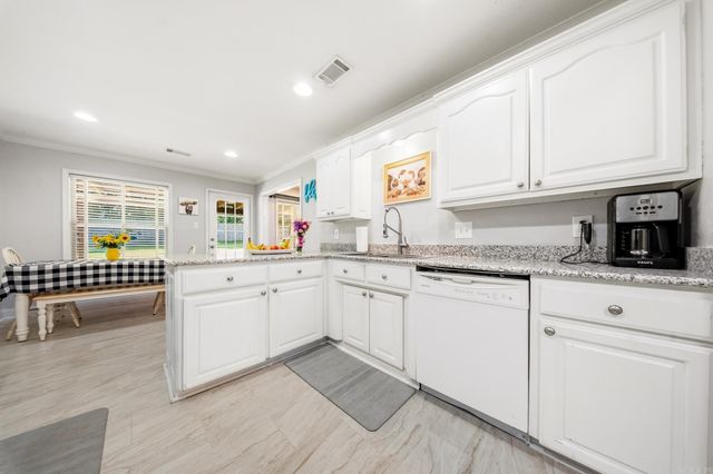 43 Magness Creek Dr, Cabot, AR 72023