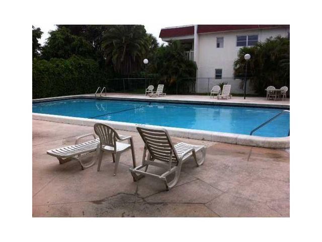 4165 SW 67th Avenue 107b, Davie, FL 33314
