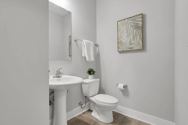 2026 Freehold Street, Newark, OH 43055