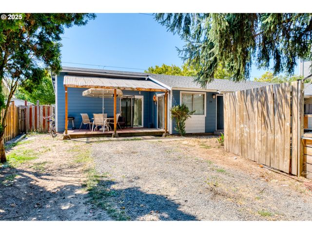 1112 E MAIN St, Hillsboro, OR 97123