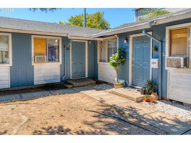 1112 E MAIN St, Hillsboro, OR 97123