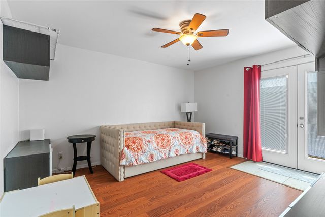 5904 Sandhurst Lane 147, Dallas, TX 75206