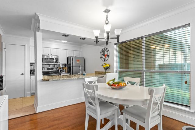 5904 Sandhurst Lane 147, Dallas, TX 75206