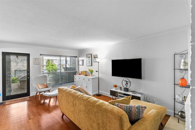 5904 Sandhurst Lane 147, Dallas, TX 75206