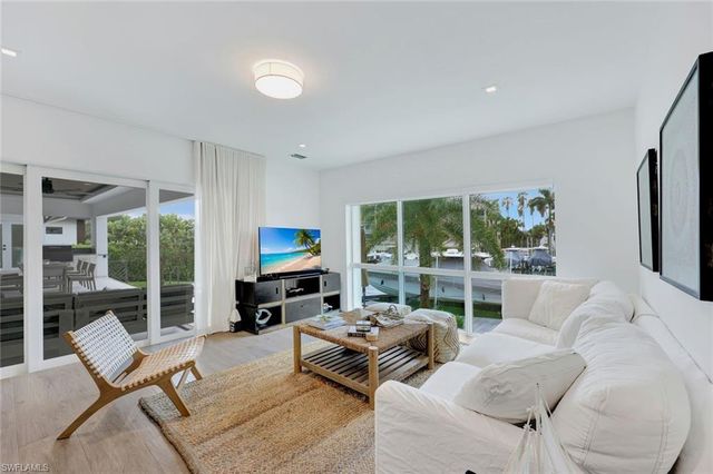860 Partridge CT, Marco Island, FL 34145