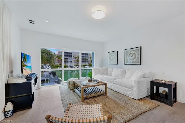 860 Partridge CT, Marco Island, FL 34145