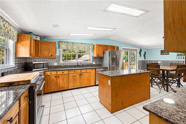 1320 Highway 182 Highway, Fair Play, SC 29643