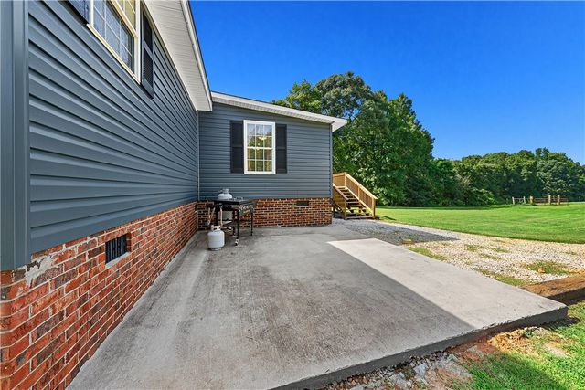 1320 Highway 182 Highway, Fair Play, SC 29643