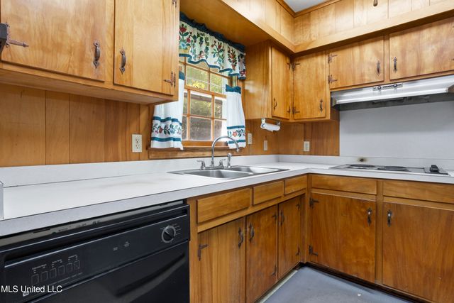 26 E 52nd Street, Gulfport, MS 39507