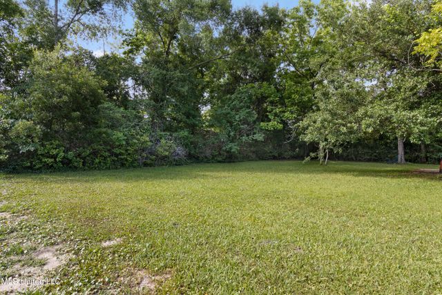 26 E 52nd Street, Gulfport, MS 39507
