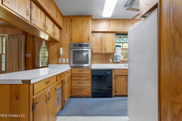 26 E 52nd Street, Gulfport, MS 39507