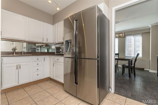 900 S Hanley Road 5C, St Louis, MO 63105