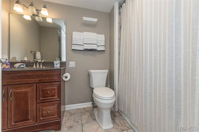 900 S Hanley Road 5C, St Louis, MO 63105