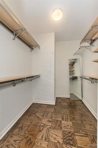 900 S Hanley Road 5C, St Louis, MO 63105