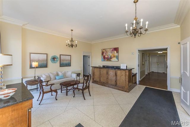 900 S Hanley Road 5C, St Louis, MO 63105