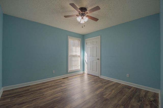 1149 Oak Grove Rd, Goodspring, TN 38460