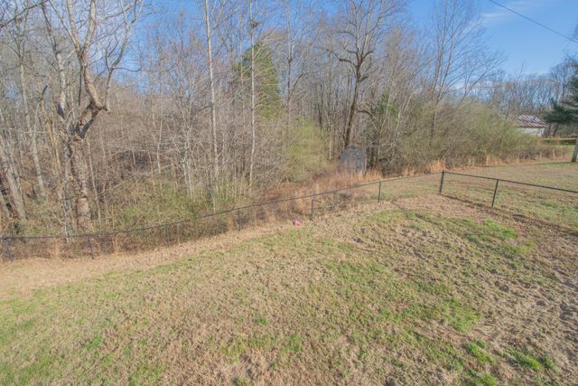 1149 Oak Grove Rd, Goodspring, TN 38460