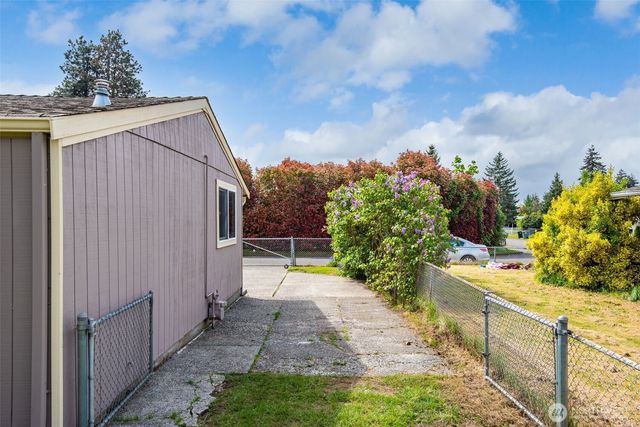 4709 101st Street SW, Lakewood, WA 98499