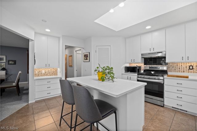 33112 Cedar Branch Circle, North Ridgeville, OH 44039