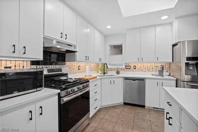 33112 Cedar Branch Circle, North Ridgeville, OH 44039