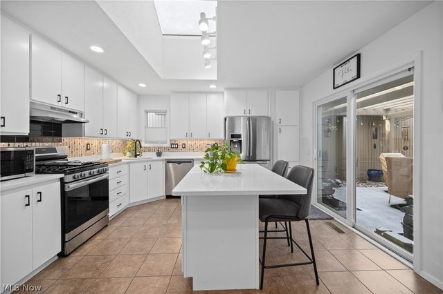 33112 Cedar Branch Circle, North Ridgeville, OH 44039