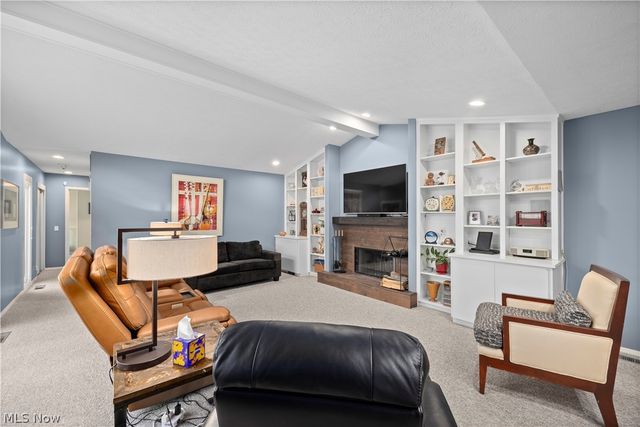 33112 Cedar Branch Circle, North Ridgeville, OH 44039