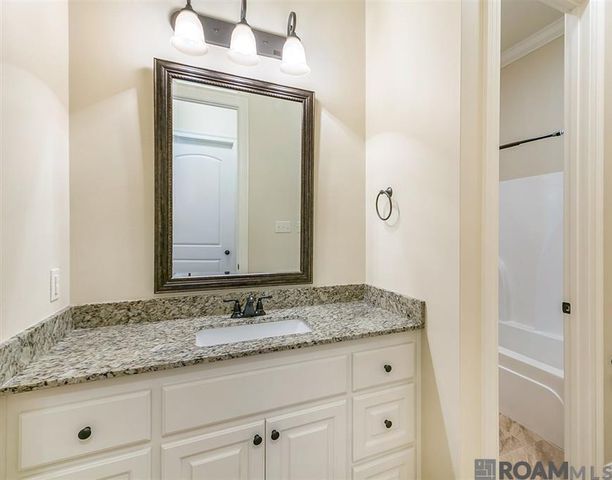 12186 Deventer Dr, Geismar, LA 70734