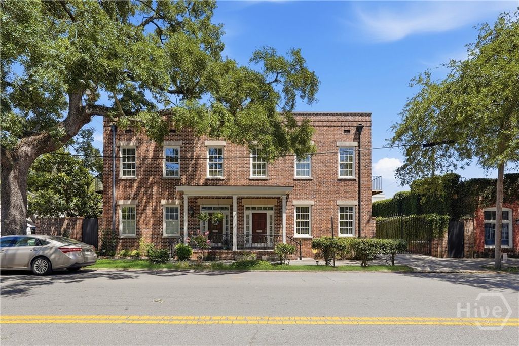 Image 1 of property listing at 464 Montgomery Street, Savannah, GA 31401
