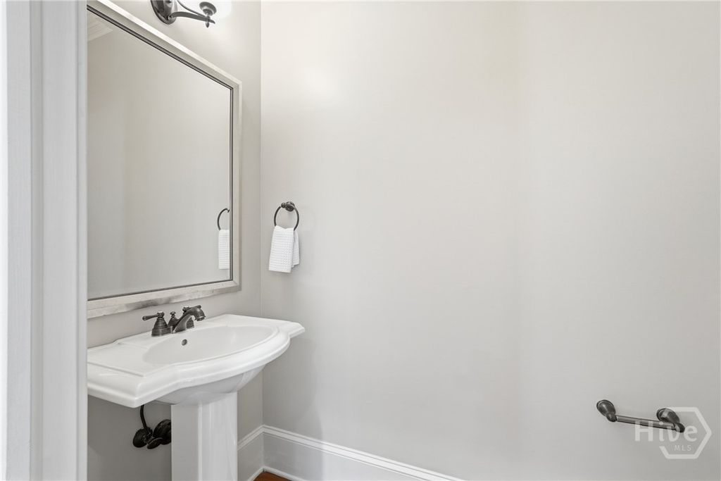 Image 13 of property listing at 464 Montgomery Street, Savannah, GA 31401